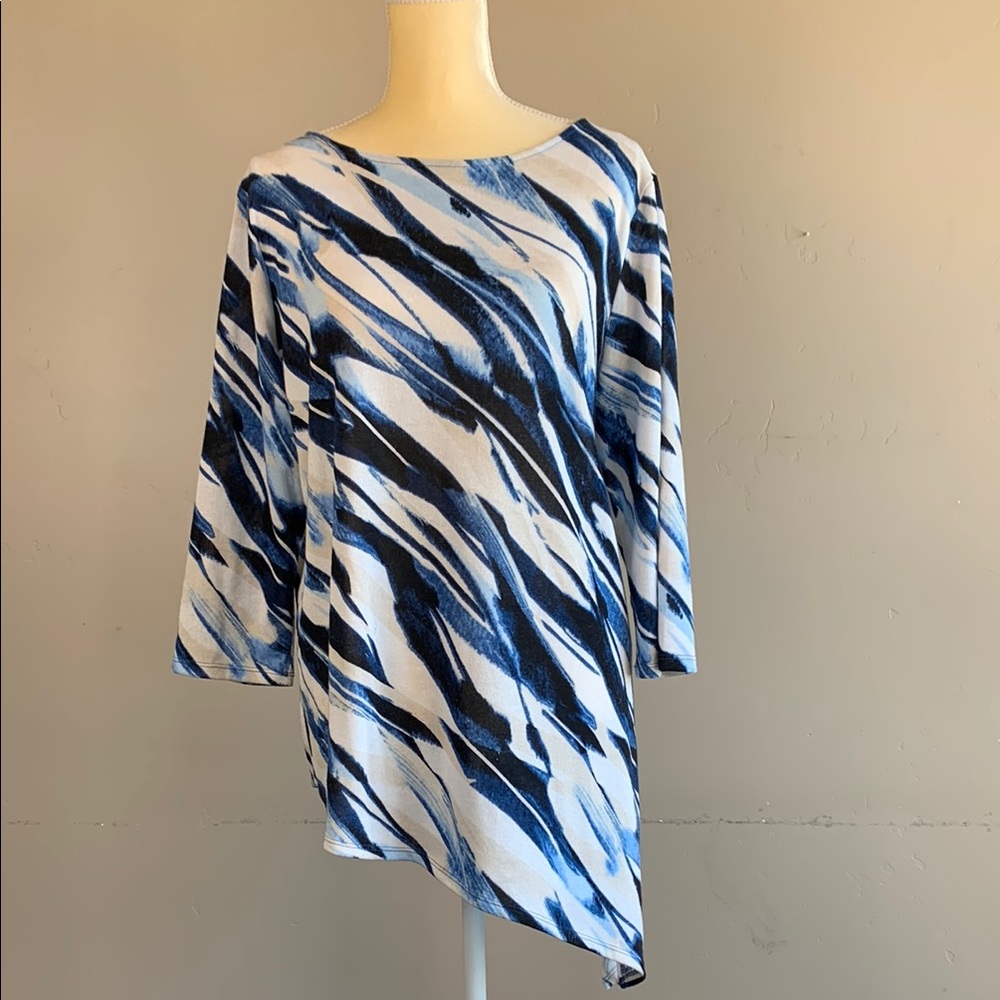 Chico's Easywear Denim Blue Top Chicos size 2, which is a standard size 12 EUC